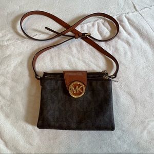 Micheal Kors leather crossbody purse